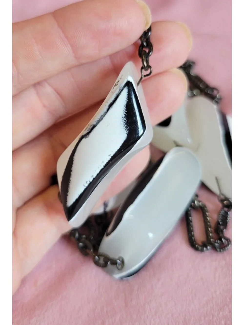 Vintage Look Black White Long Chain Cool Funky Costume Jewelry Necklace N1F